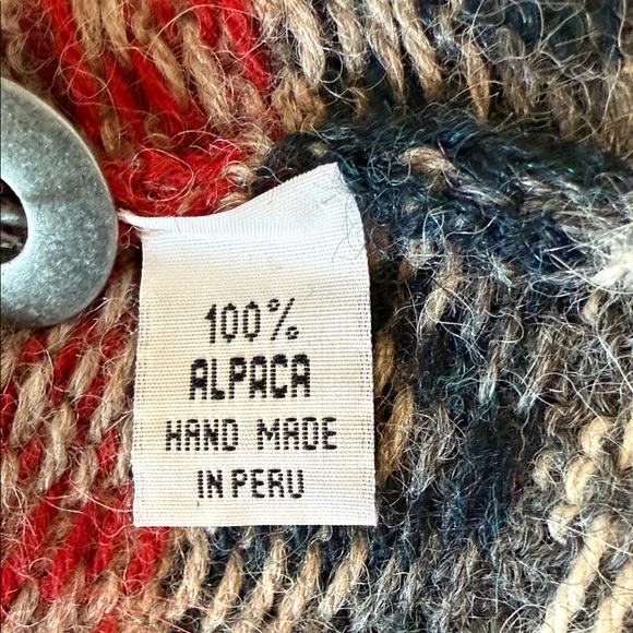 Patterned Button-Up Cardigan - Picture 6 of 6